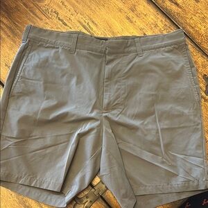 J. Crew Factory Tech Men's Gray Flat Front Shorts 7”